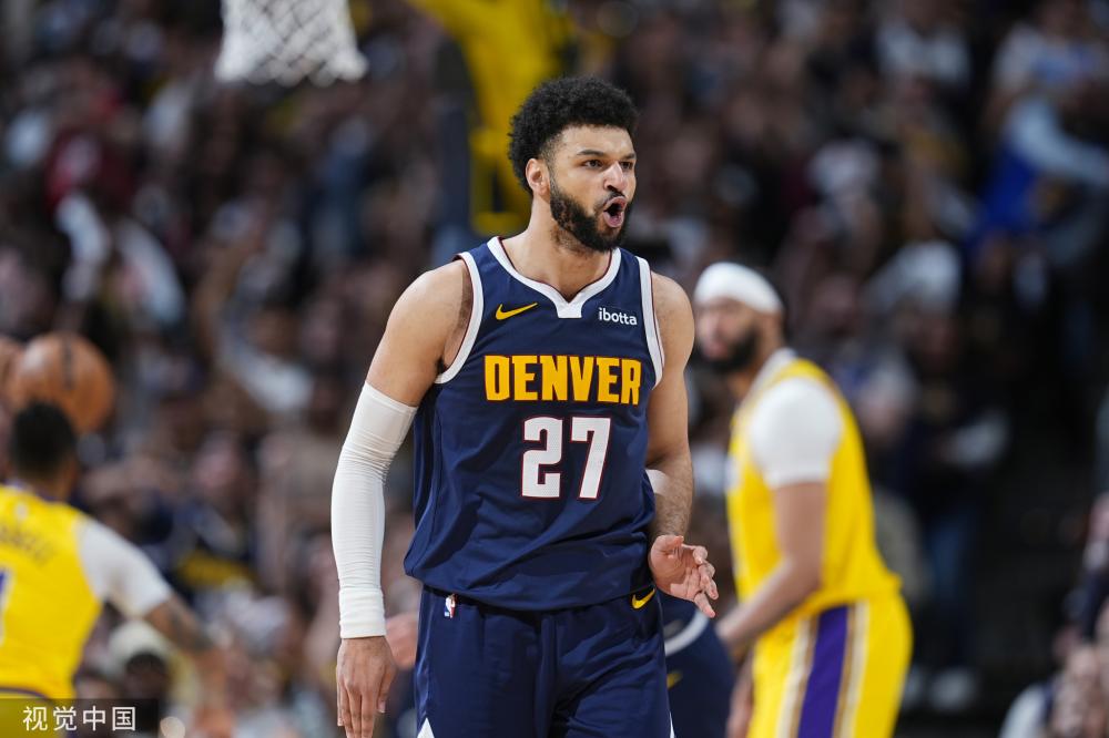 赛中均以4 赛中均以4