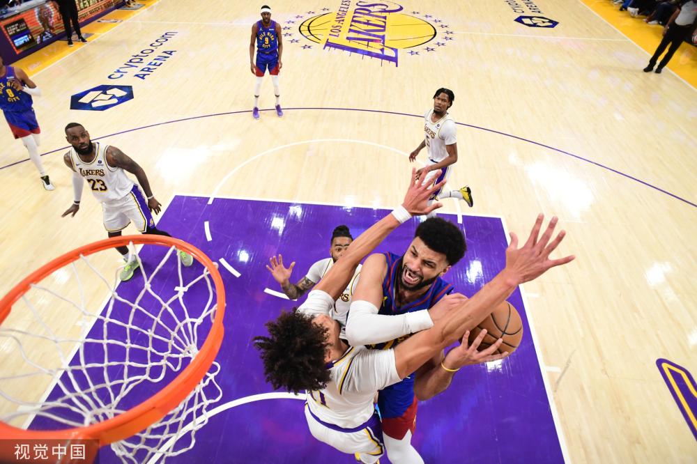 将球送入网 将球送入网