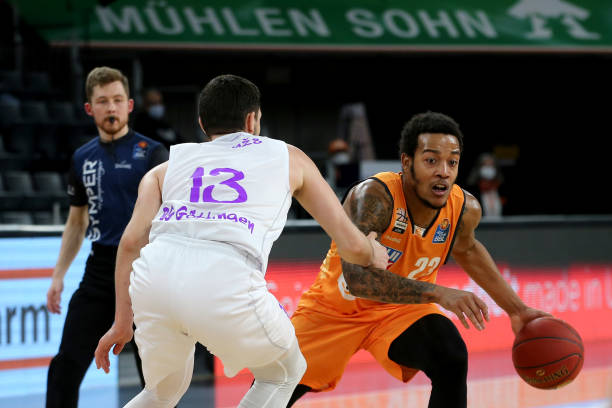 让技战术打 让技战术打